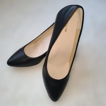 Re:EDIT 블랙 스틸레토 펌프스 블랙