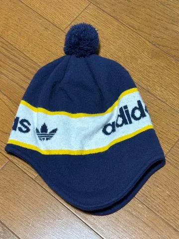 y2k 아디다스 이어 플랩 비니