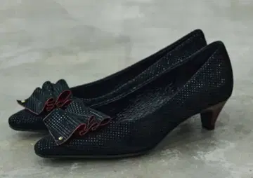 Au BUNNRTER 드레이프 펌프스 블랙 38