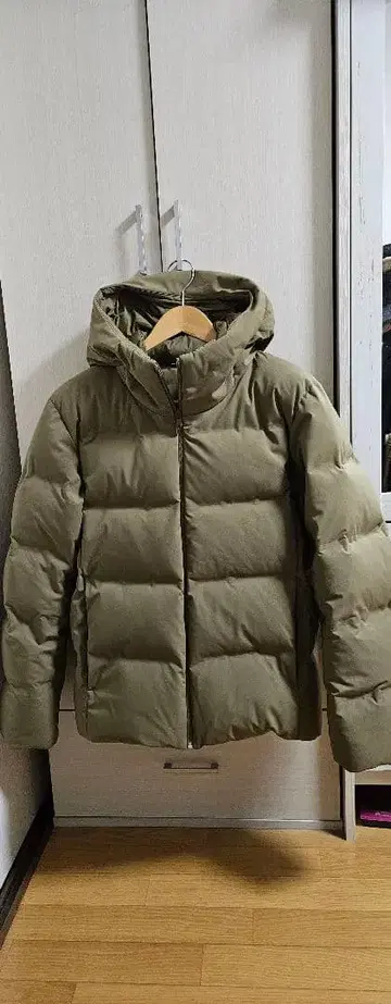 UNIQLO 심리스 다운 자켓 [ 470077 스테디셀러 모델 ]