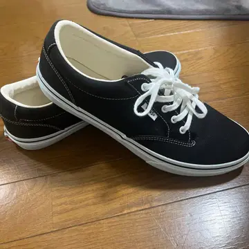 VANS 블랙 로우컷 스니커즈