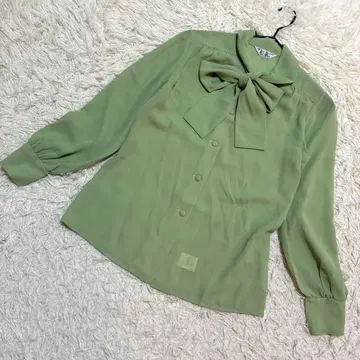 le lic 블라우스 앞 리본 드레이프감 셔츠 깔끔한 페미닌 그린