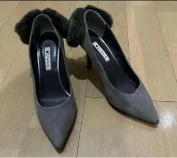 다이애나 스웨이드 펌프스 리본 디자인 퍼 포함