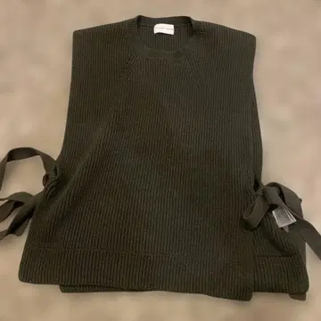 휴먼 우먼 카키 그린 니트 베스트
