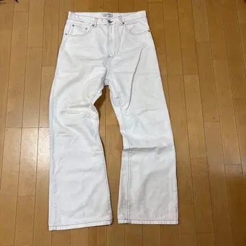 MONO-MART 화이트 플레어 데님 M