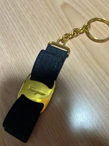 Salvatore Ferragamo 키링
