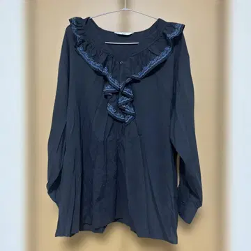 days 프릴이 달린 블랙 긴팔 블라우스