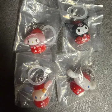 산리오 딸기 메지루시 액세서리