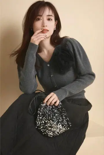 아푸와이저 리셰 코사지 부착 니트 풀오버