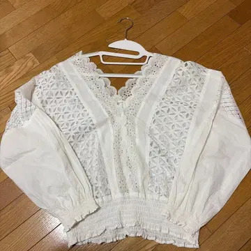 앙슈누망 블라우스