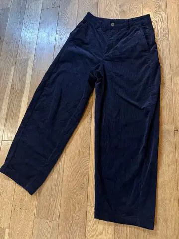 이번 시즌 완판템 유니클로 코듀로이 커브 팬츠 M 네이비