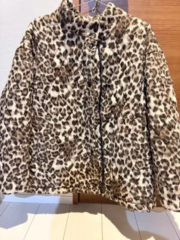 Loungedress (라운지 드레스)의 레오파드 무늬 퀼팅 코트