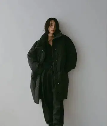 ETRE TOKYO 스탠드 넥 패딩 코트