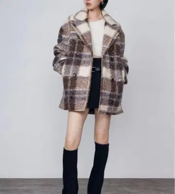 EMODA 브라운 계열 체크 무늬 미디엄 코트