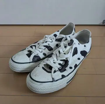 소 패턴 도트 무늬 로우컷 컨버스