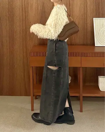 Alumu. 컷 포인트 데님 스커트