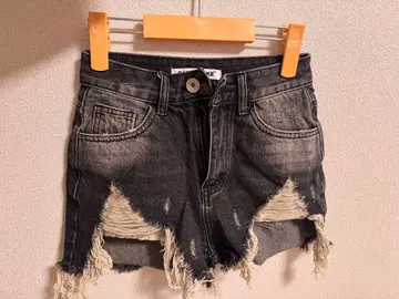 BABY SNAKE 블랙 숏팬츠