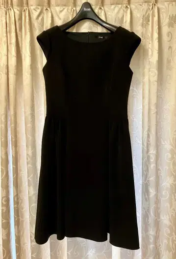 Rene 플레어 원피스 사이즈 38