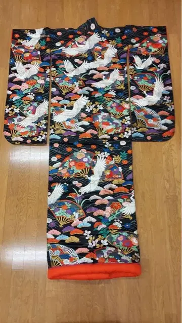 화려한 블랙 우치카케 학과 꽃 자수