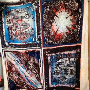 Jean Paul GAULTIER의 대형 스톨