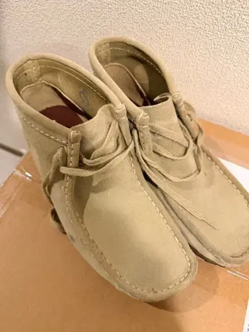 Clarks Originals 디저트 트렉 스웨이드 베이지