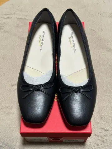 ORiental TRaffic 블랙 플랫슈즈