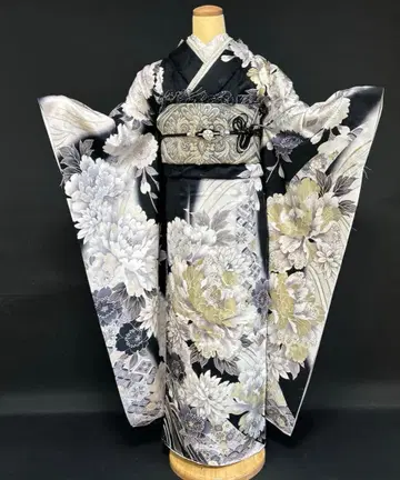 블랙 베이스 고져스 금채 모란과 벚꽃의 후리소데 풀세트