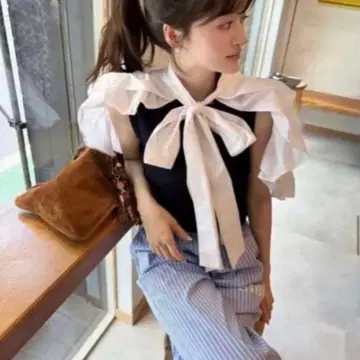 Bibiy. RUE FRILL KNIT 네이비