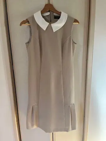 PontNeuf 퐁뇌프 슬리브리스 무릎 기장 원피스 베이지