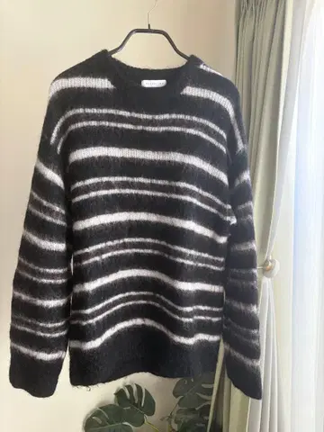 ESTNATION 모헤어 스트라이프 스웨터