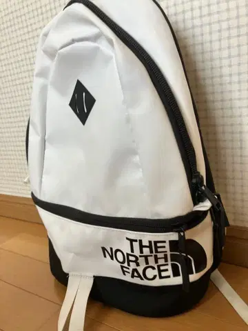 THE NORTH FACE Vault NM81504J 화이트/블랙