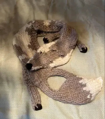 EUGENIA KIM 유진아킴 여우 폭스 니트 머플러