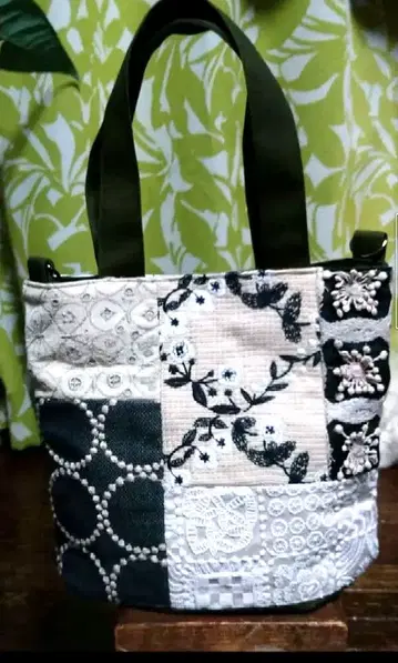 미나 페르호넨 꽃과 나비의 피스백 희귀 원단 레어 자투리 양면 패치