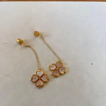 클로버형 골드 체인 귀걸이