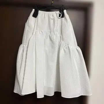 미사용 새상품 Bluelea 화이트 플레어 스커트