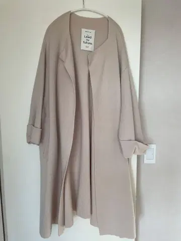 베이지 롱 코트 슬릿