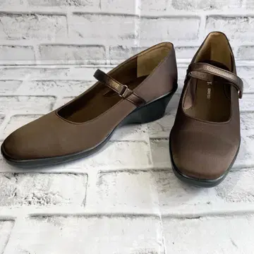 미사용 새상품 [ TOP DRY ] GORE-TEX 스트랩 펌프스 EEE