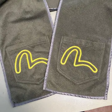 EVISU 레어 포켓 머플러