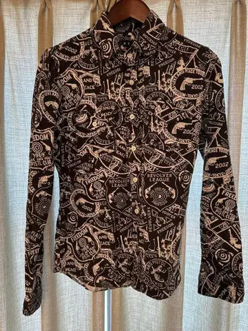 roar 그래픽 프린트 긴팔 셔츠