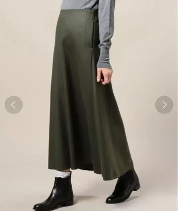 AURALEE 오라리 울 플레어 스커트 카키