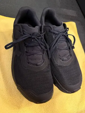 on cloudmonster void US M8.5 26.5cm