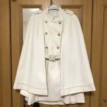 axesfemme 액시즈 페무 코트 화이트 케이프 코트 나폴레옹