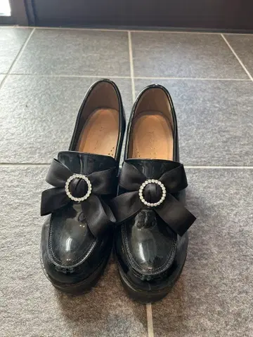 로지타 ROJITA 비쥬 리본 로퍼 통굽