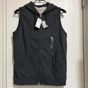 유니클로 후드 부착 다크 그레이 집업 베스트 XL