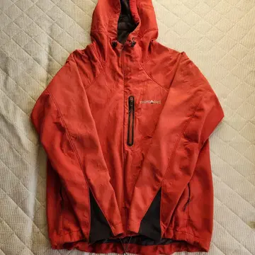 mont-bell 레드 후드 자켓