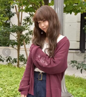 엑시즈팜 니트 가디건 [ M ] 겉옷 볼륨 소매 꽃무늬 자수