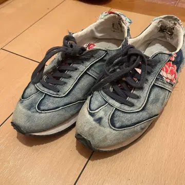 Desigual. 데님 꽃무늬 캐주얼 스니커즈