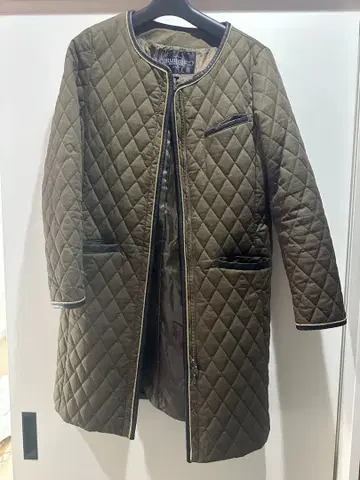 미사용 루일 에 부티크 파이핑 퀼팅 코트