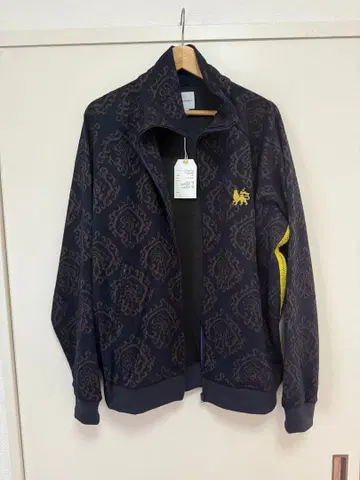 사스콰치패브릭스 CURLED UP DRAGON 트랙 자켓