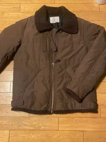 AVIREX 보아 카라 부착 브라운 자켓